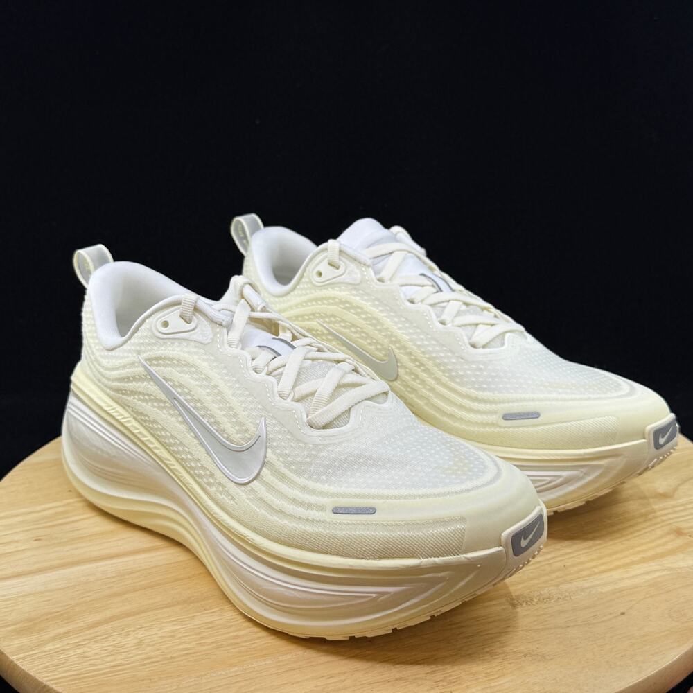 Nike Vomero Plus Sail Summit White Running Sneakers HV8154-105 Womens Size 9 - Picture 5 of 9